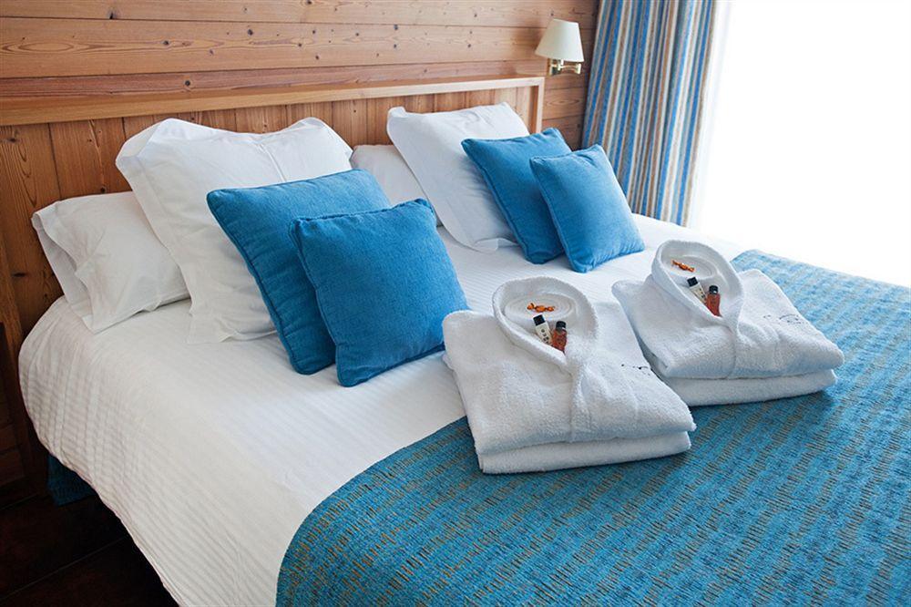 Hotel La Placa Garriguella Kültér fotó