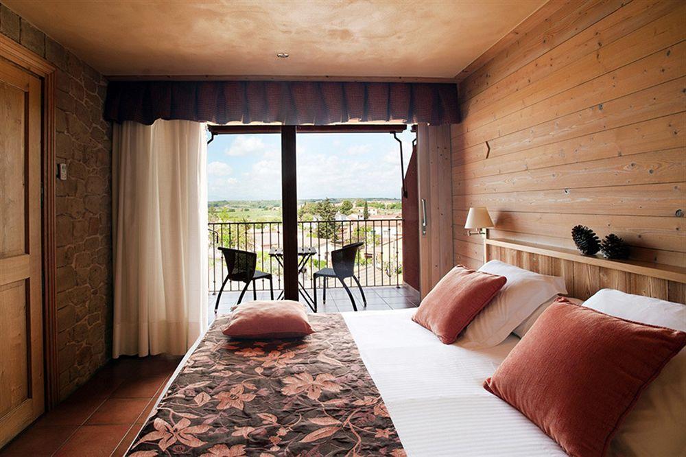 Hotel La Placa Garriguella Kültér fotó