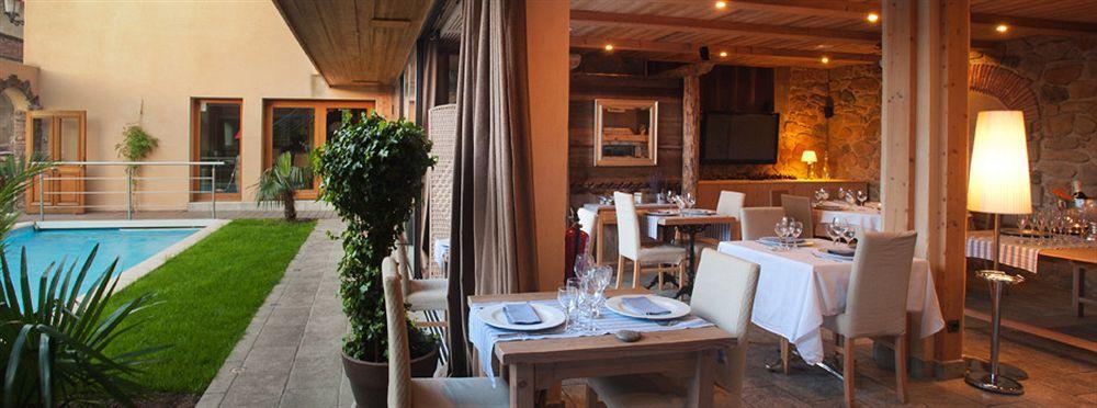Hotel La Placa Garriguella Kültér fotó