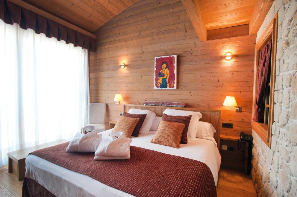 Hotel La Placa Garriguella Kültér fotó