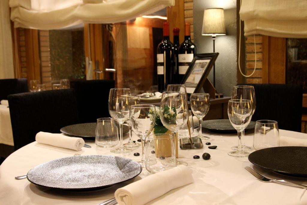 Hotel La Placa Garriguella Kültér fotó