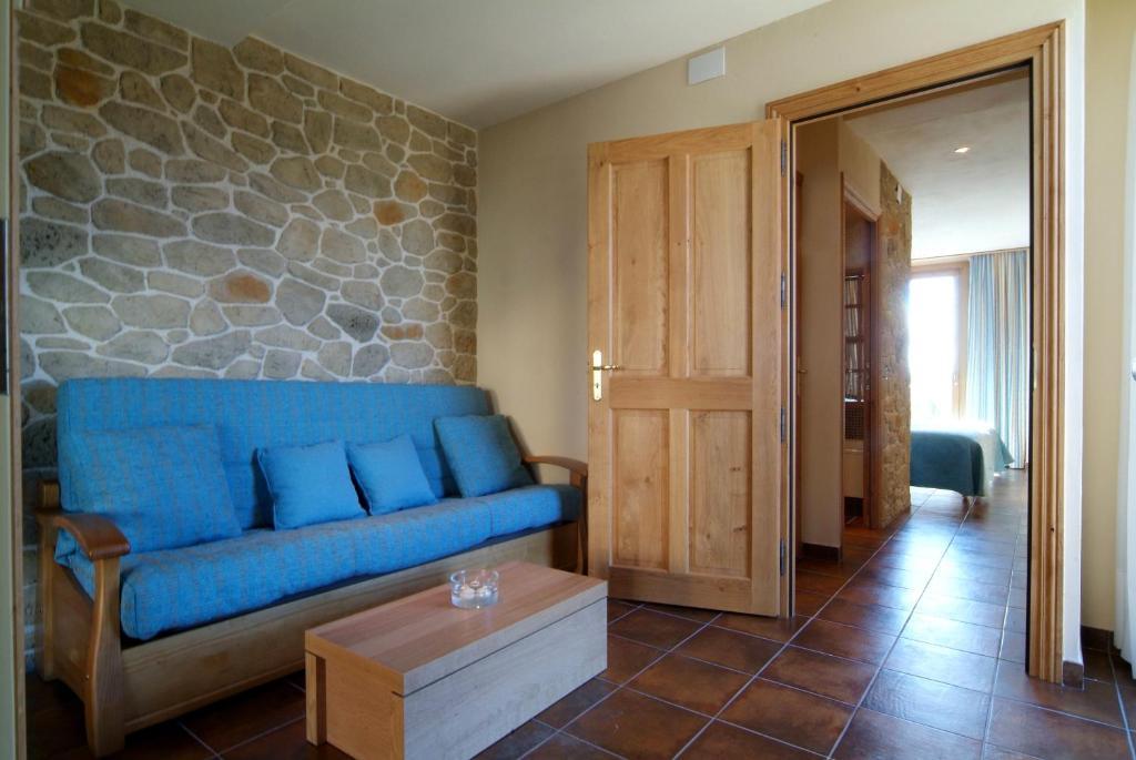 Hotel La Placa Garriguella Szoba fotó