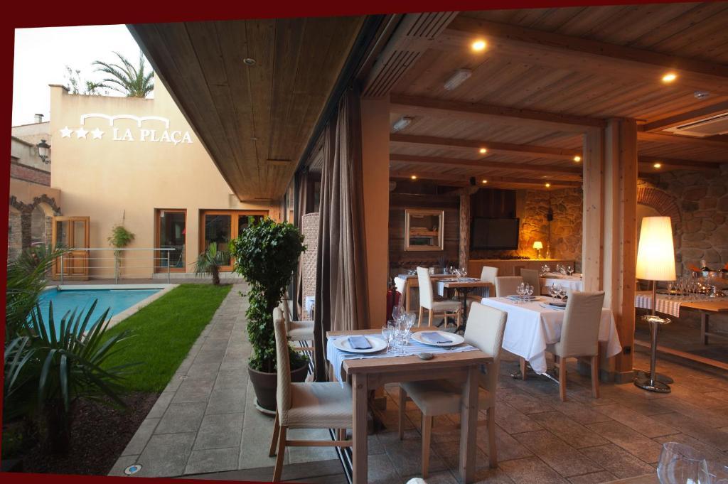 Hotel La Placa Garriguella Kültér fotó