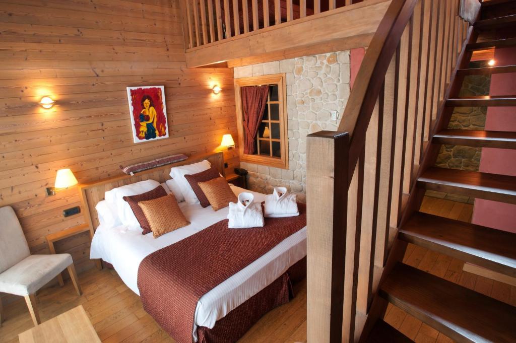 Hotel La Placa Garriguella Szoba fotó